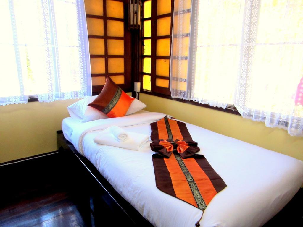 Golden Teak Homestay Mae Rim Exterior photo