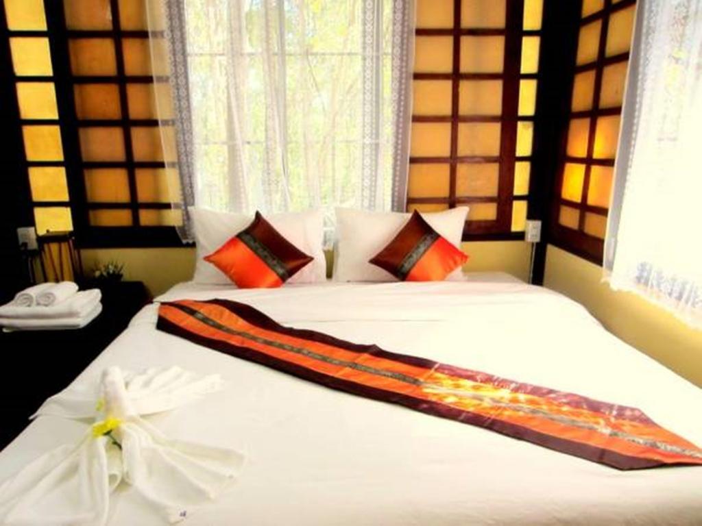 Golden Teak Homestay Mae Rim Exterior photo