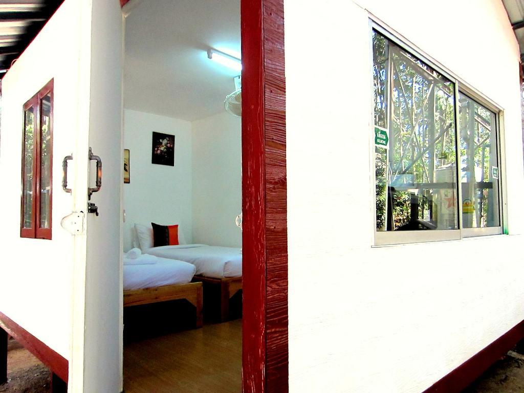 Golden Teak Homestay Mae Rim Exterior photo