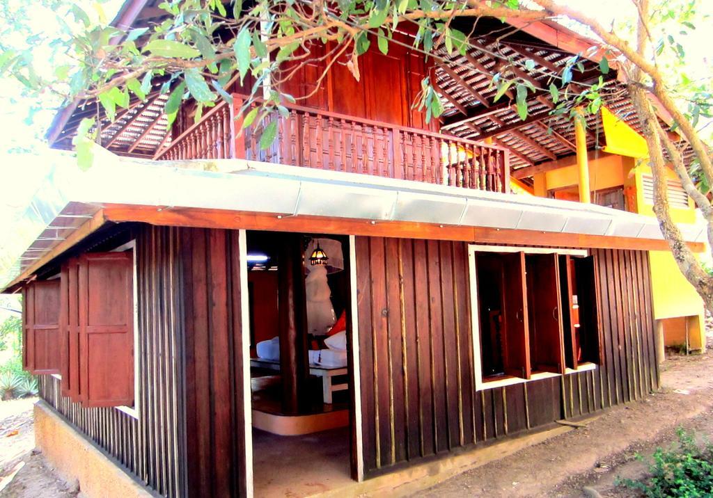 Golden Teak Homestay Mae Rim Exterior photo