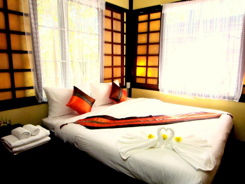 Golden Teak Homestay Mae Rim Exterior photo