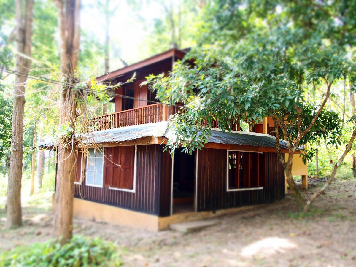 Golden Teak Homestay Mae Rim Exterior photo