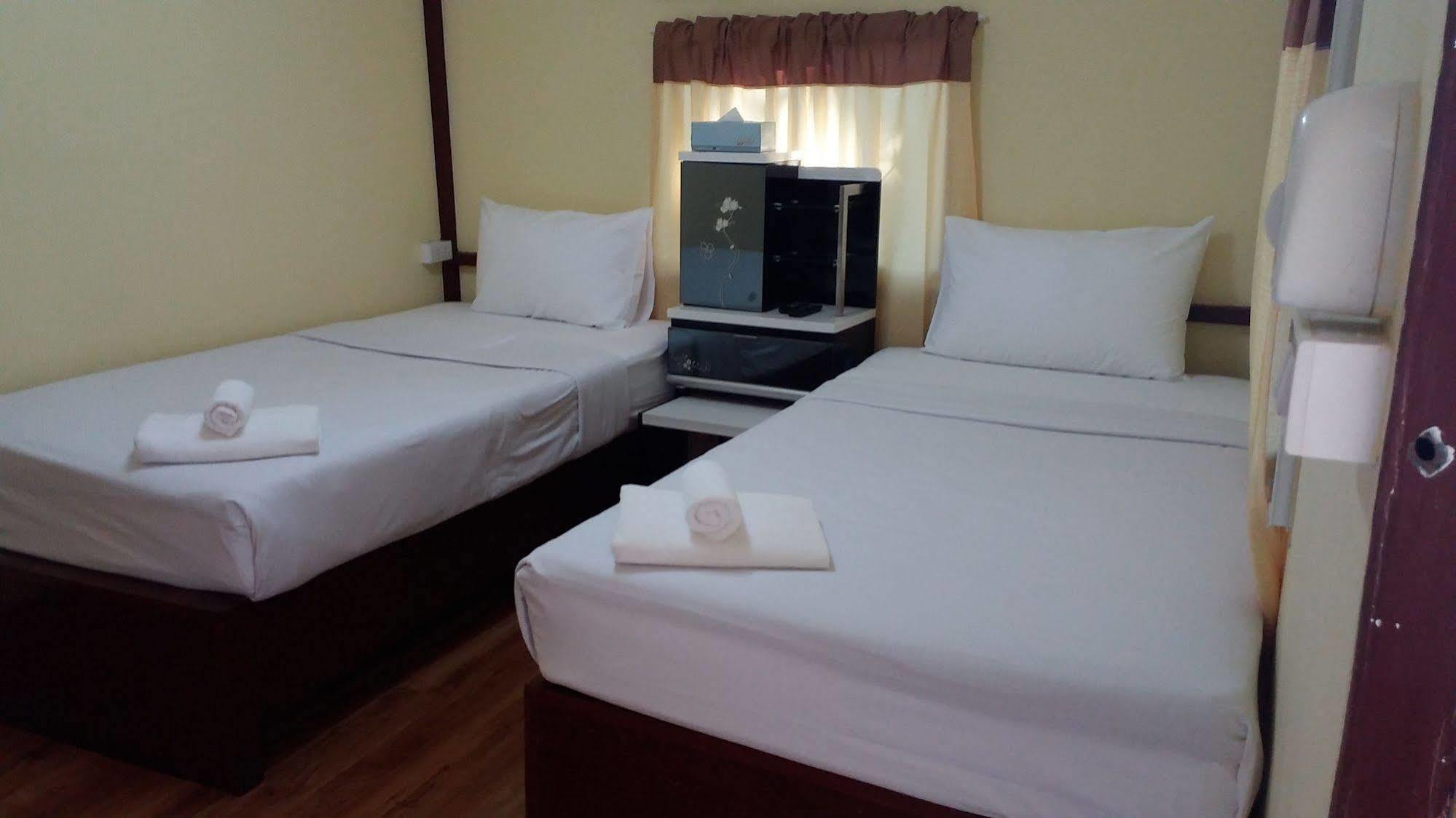 Golden Teak Homestay Mae Rim Exterior photo