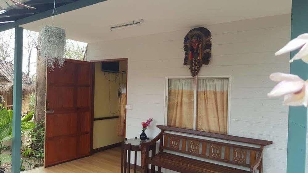 Golden Teak Homestay Mae Rim Exterior photo